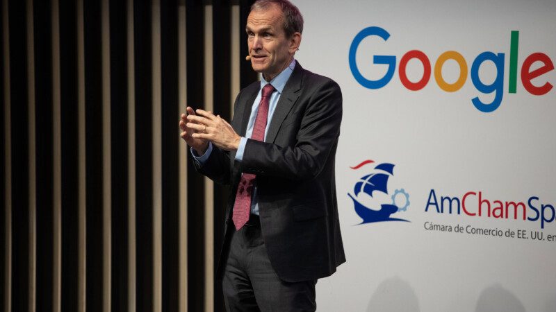 Óscar López closes a conference on competitiveness and innovation The president of Global Affairs of Google and Alphabet