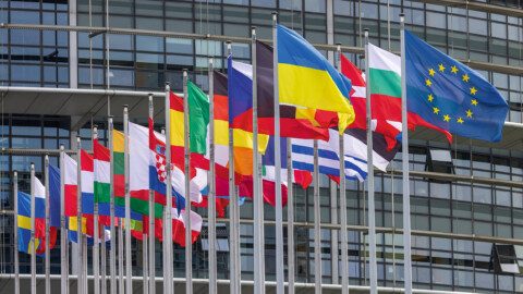 eu_flaggen_imago855286196_c_IMAGO-Ardan-Fuessmann