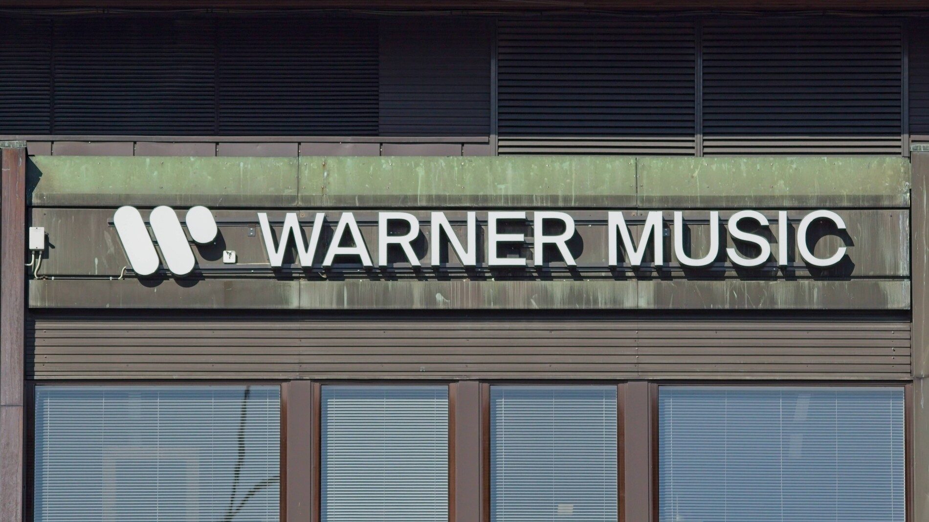 Warner Music-Logo.