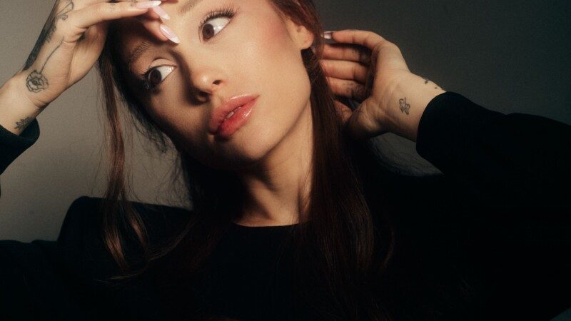 ArianaGrande_General_2_260309_mouse113295 (1)