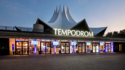 Tempodrom_aussen_(c)SebastianGreuner
